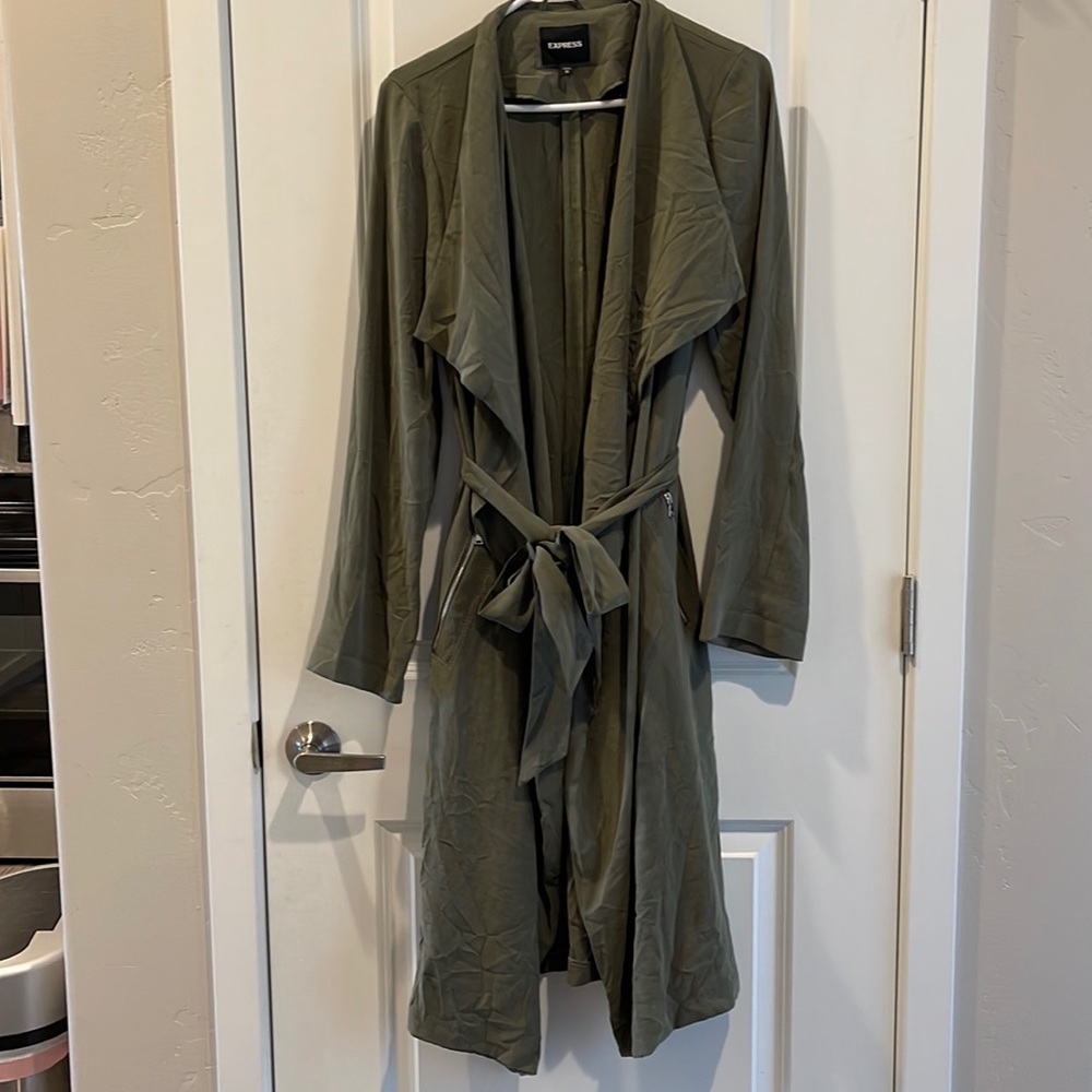 Green express trench coat